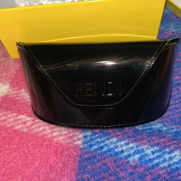 Fendi sunglasses box, cleaner and case. - Picture 3 of 5